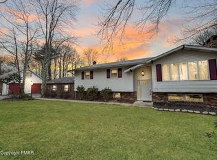 755 White Oaks Manor Dr, East Stroudsburg, PA 18301