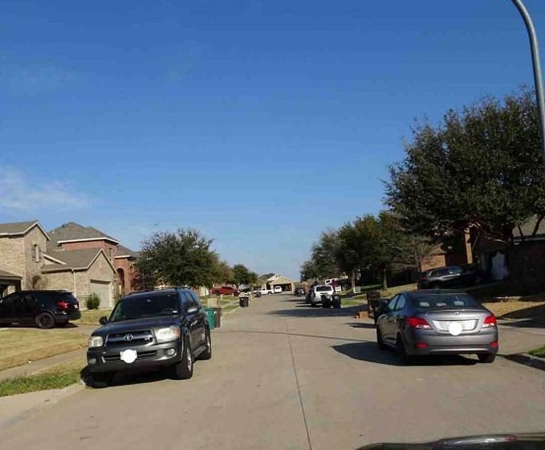 Exterior Neighborhood (street photo)