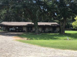 537 Cedar Ave, Winnie, TX 77665
