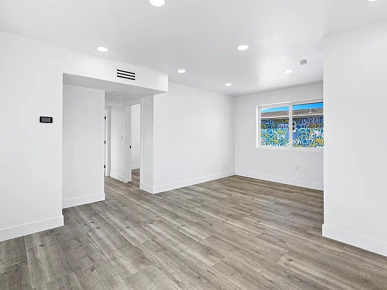 7600 N Miami Ave — Photo 19