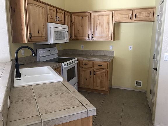 3rd image of 220 Geronimo Blvd Unit 102