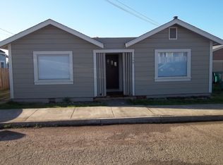 121 Olsen Ln, Fort Bragg, CA