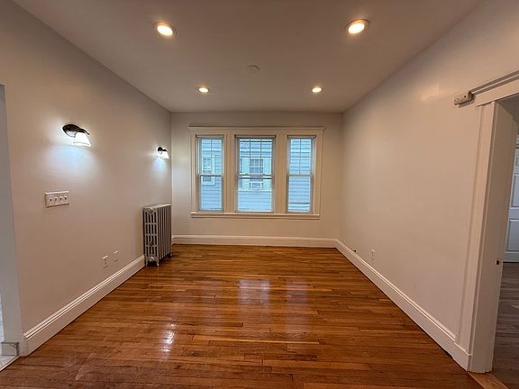 3rd image of 202 Baker St #1L