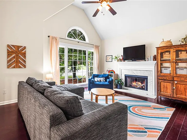 105 Leyland Ct — Photo 3