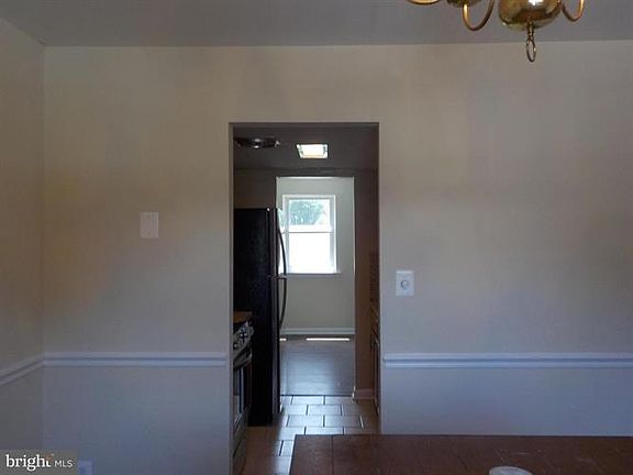 4th image of 111 Oak Dr
