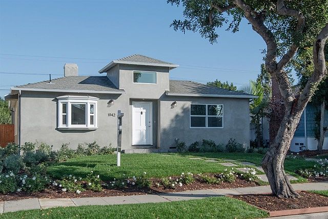 1st image of 1942 Stearns Dr