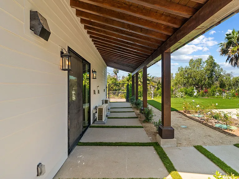 6190 Rancho Diegueno Rd — Photo 21