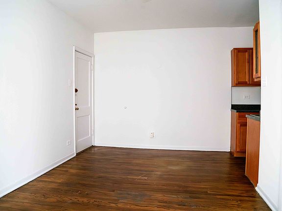5th image of 3334-3344 W Ainslie St #3344-J2