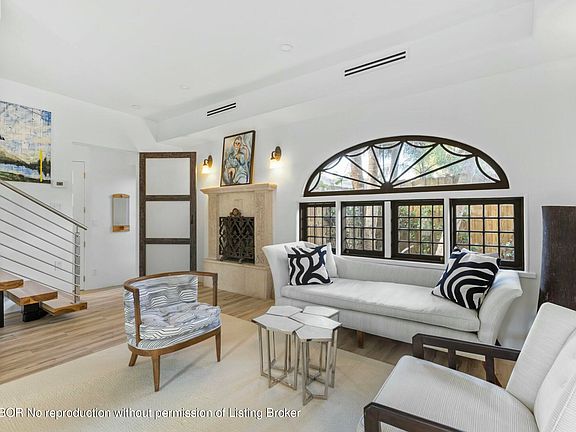 5th image of 231 Lytton Ct