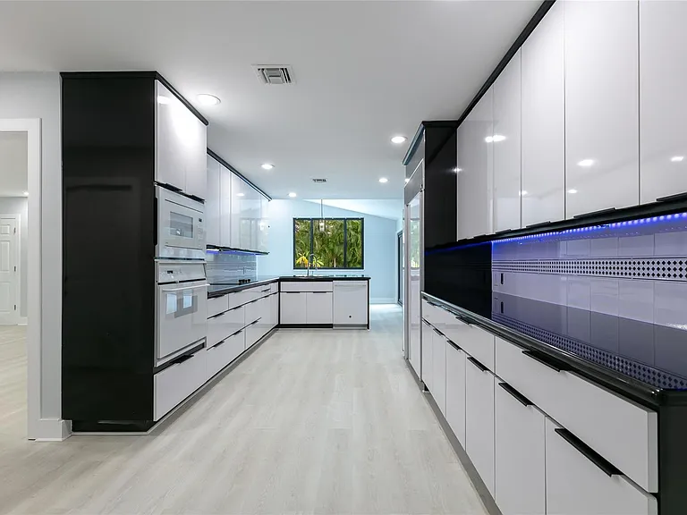 13401 SW 83rd Ave — Photo 47