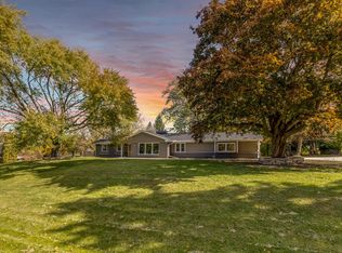870 Janacek Rd, Brookfield, WI 53045