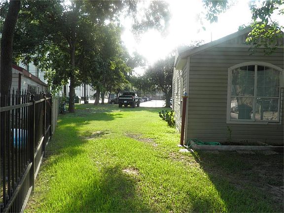 4th image of 1014 Francis Dr