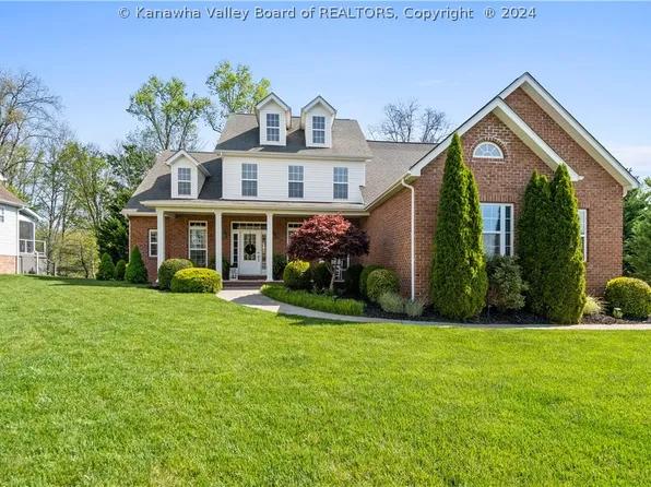 4003 Ridgeview Ln, Hurricane, WV 25526