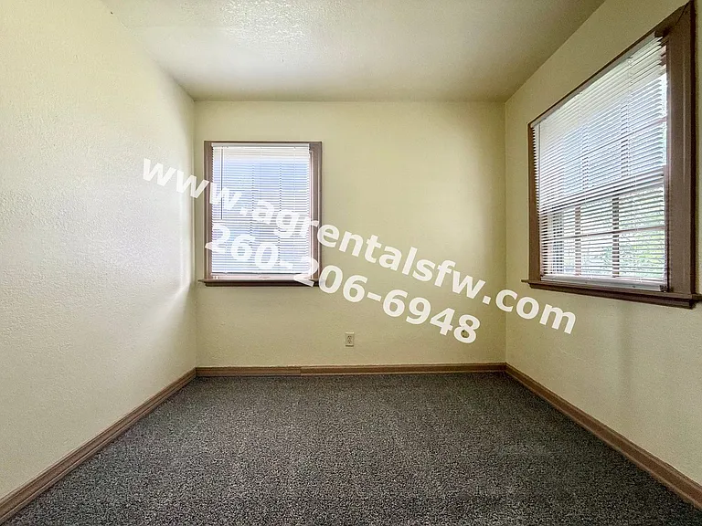 4018 S Clinton St — Photo 8