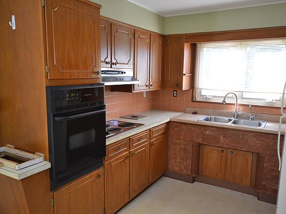 2nd image of 3011 S East Blvd