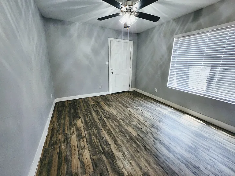 1309 W Taylor St — Photo 14