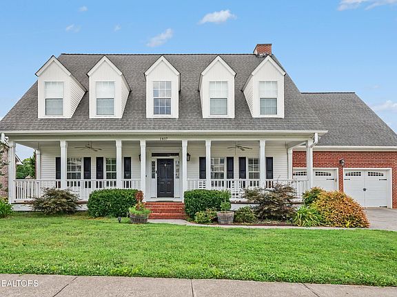 2nd image of 1837 Southcliff Dr