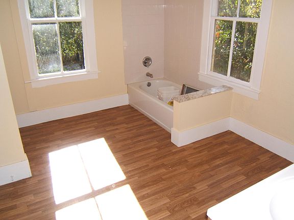 5th image of 91 Kings Ferry Way #B