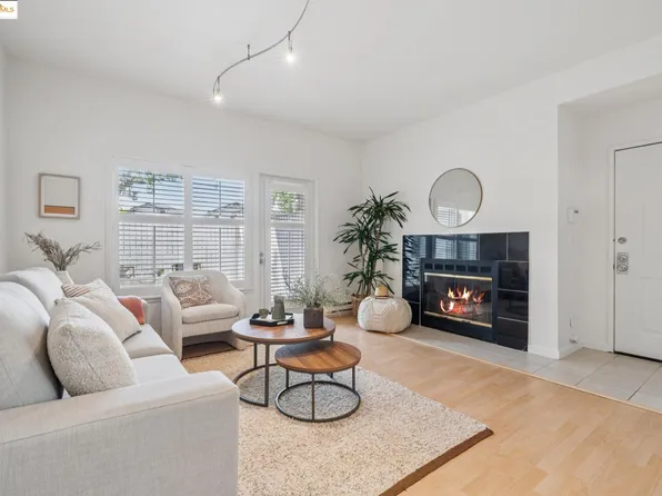 27 Bayside Ct, Richmond, CA 94804