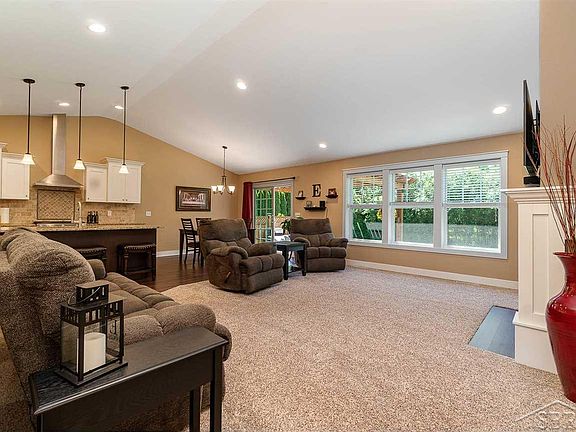 3rd image of 6827 S Lamplighter Dr