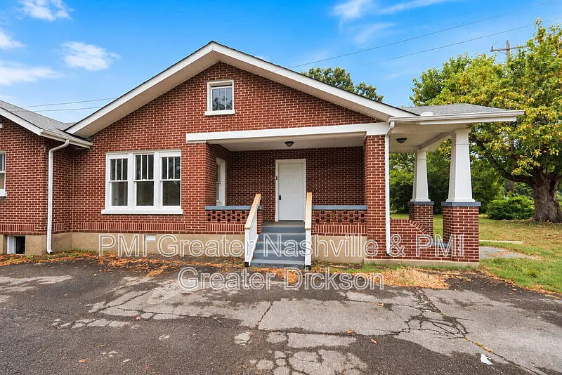 2 bed, 1.5 bath, $1,225 — Photo 2