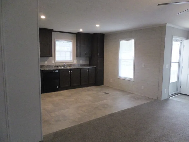 Woodside Terrace — Photo 27