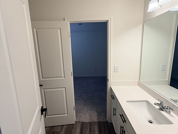 2nd image of 290 Hyde Park