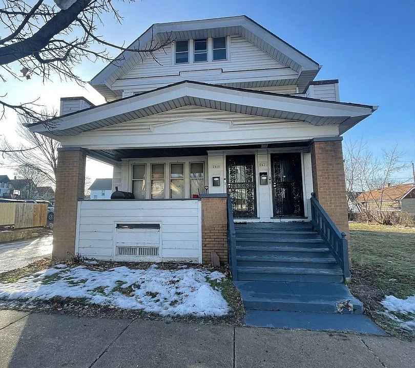 2419-2421 W Keefe Ave. (Duplex)