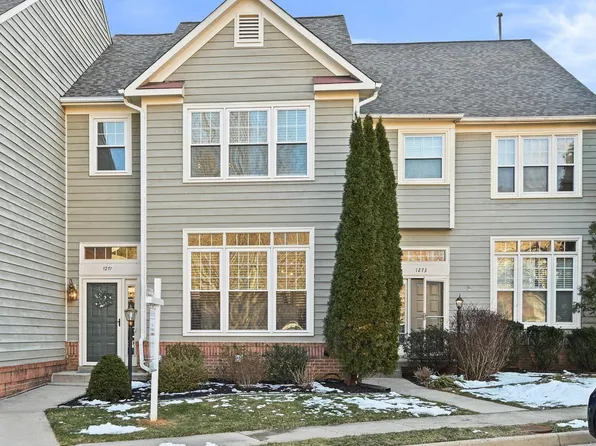 1271 Weatherstone Ct, Reston, VA 20194