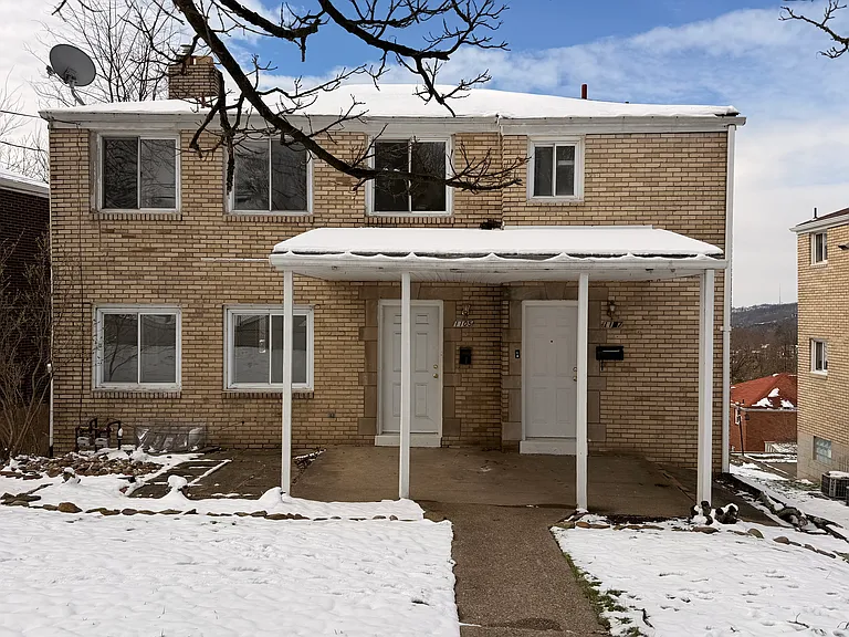 1105 Woodbine St — Photo 2