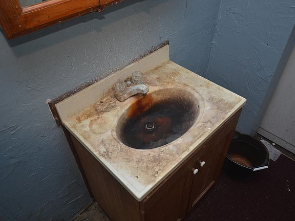 4th image of 9332 W H Ave