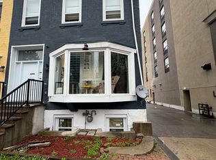 72 George St #2, Hamilton, ON L8P 1C9