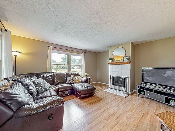 5th image of 812 NW Greenwood St #54