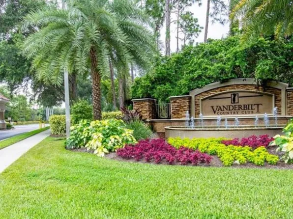 8661 Gleneagle Way, Naples, FL 34120