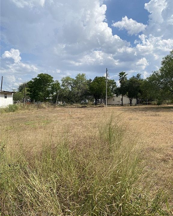 2nd image of 419 SE 5th St