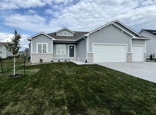 1015 NW Mils Ct, Ankeny, IA 50023