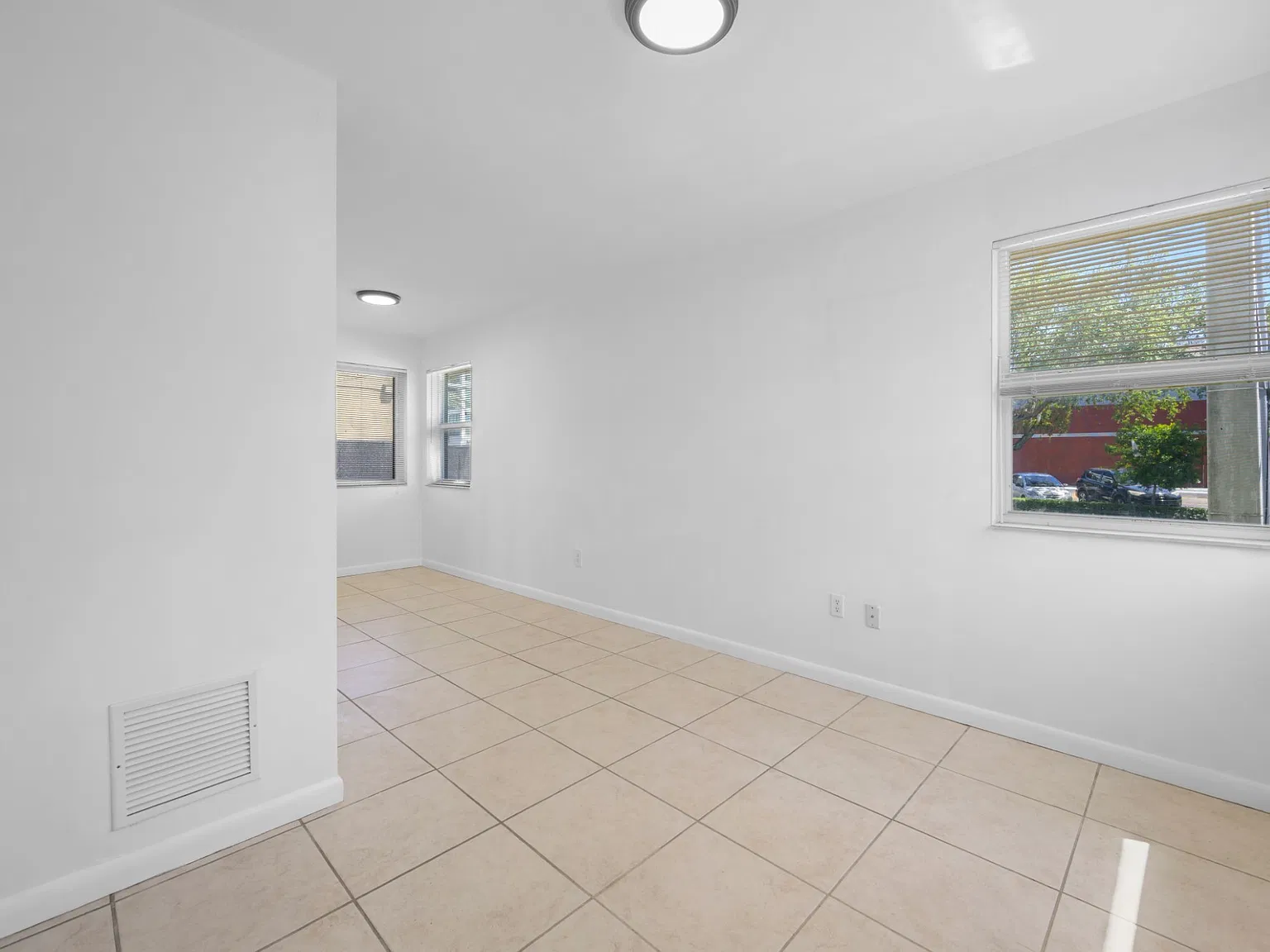 1 bed, 700 sqft, $1,650 — Photo 3