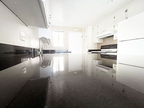 3rd image of 641 Vasona Ct