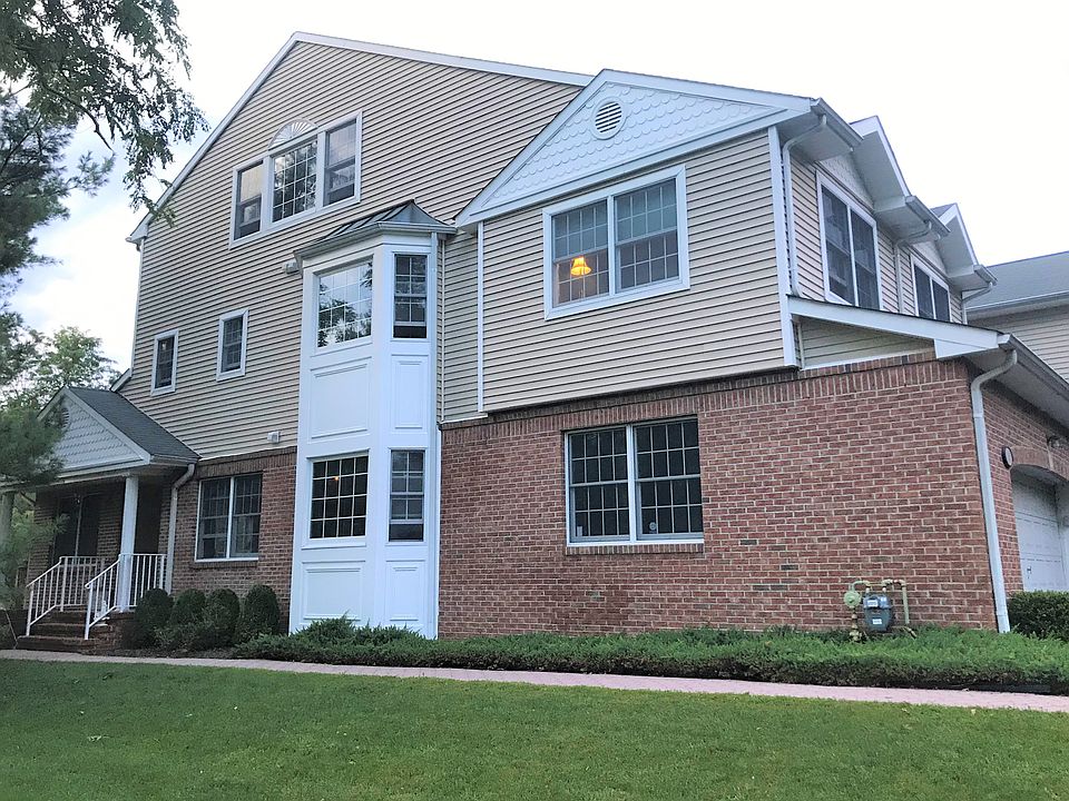 1st image of 18 McManus Ct #11