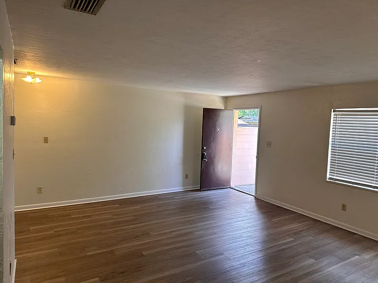3700 SW 29th Ter #B — Photo 7