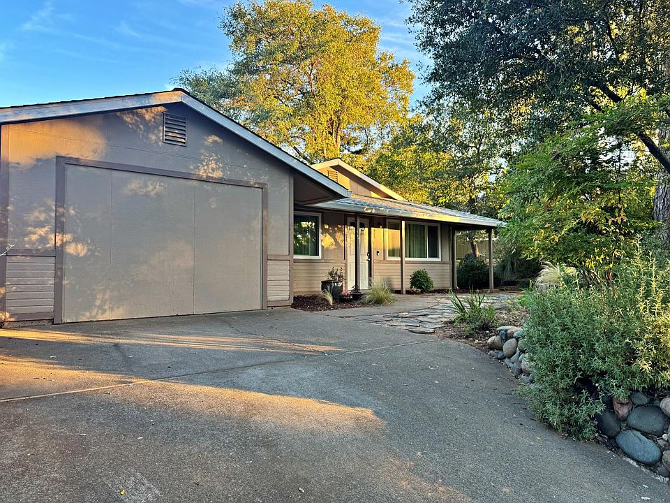 1st image of 665 Cappella Dr