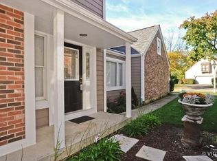 95 Whittington Crse, St Charles, IL 60174