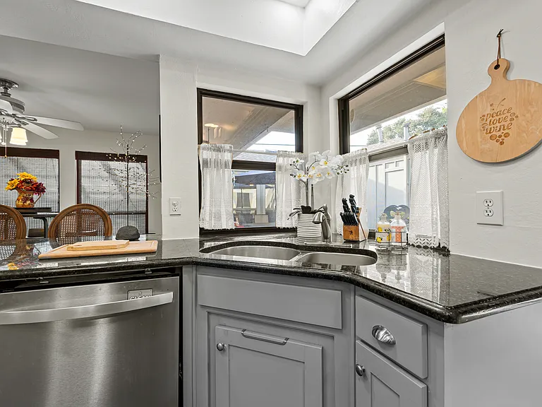 6002 Blue Bay Dr — Photo 7