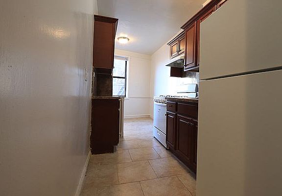 4th image of 2775 E 16th St APT 4J