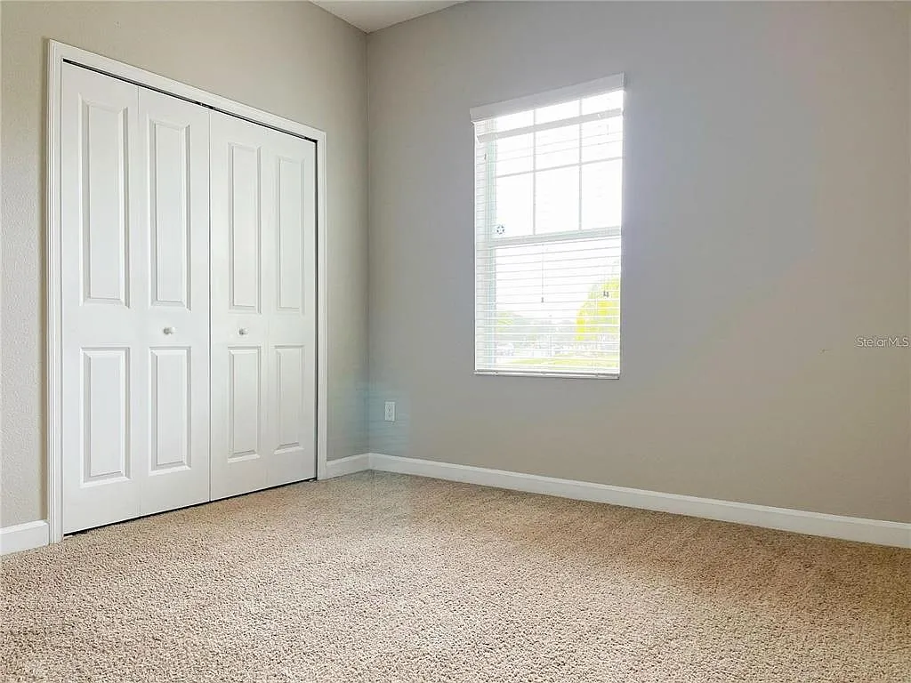 4 bed, 3.0 bath, 2061 sqft, $2,600 — Photo 4
