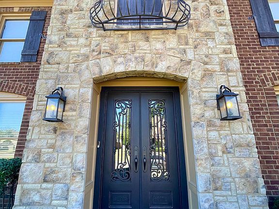 2nd image of 8981 River Knoll Dr