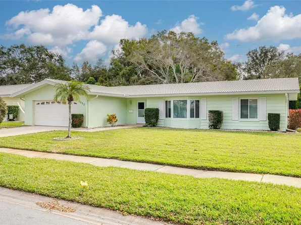 1111 McLean St, Dunedin, FL 34698