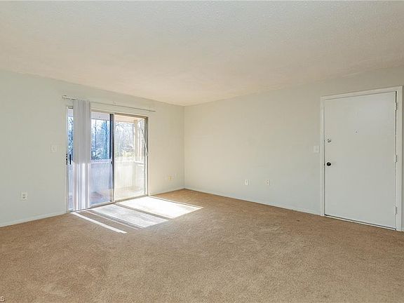 5th image of 2240 Sunderland Rd APT 65N