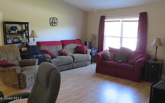 3rd image of 1074 Lava St SE