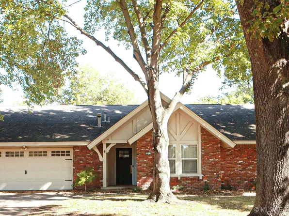 5811 E 100th Pl, Tulsa, OK 74137